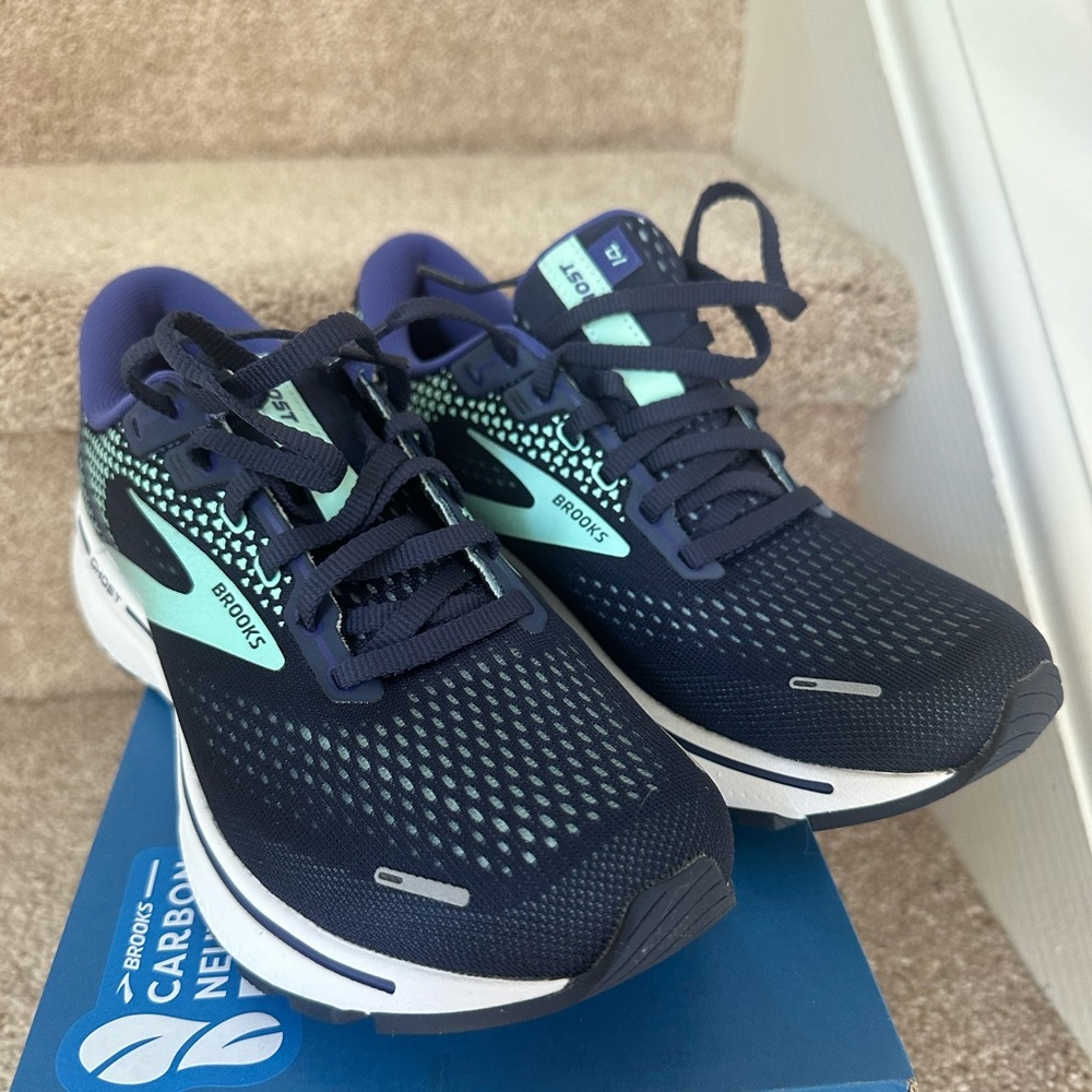 BRAND NEW, NEVER WORN Brooks Ghost 14 Women’s size 7.5 Narrow